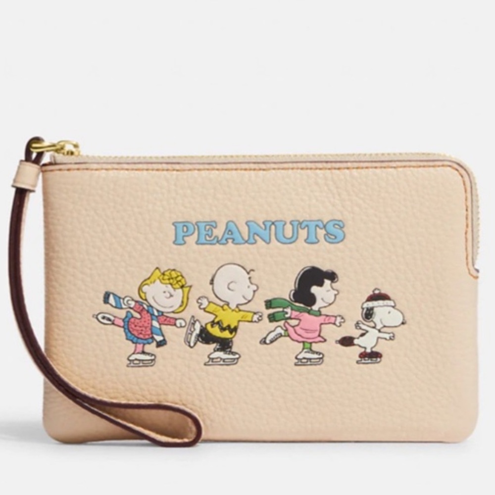 RARE Coach x Peanuts Friends Wristlet